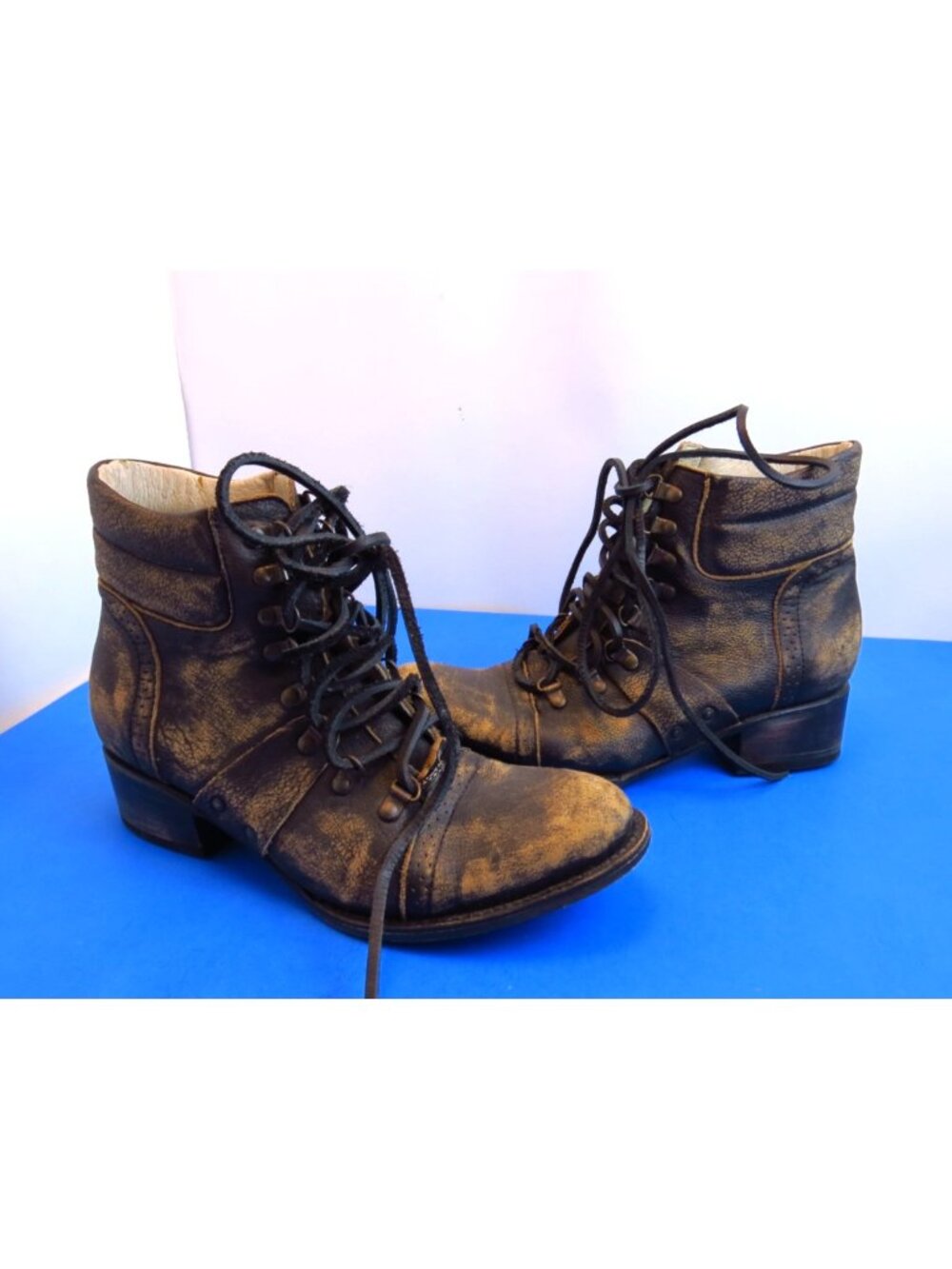 Women's Freebird by Steven Brown Gage Distressed Leather Moto Boots Size 9